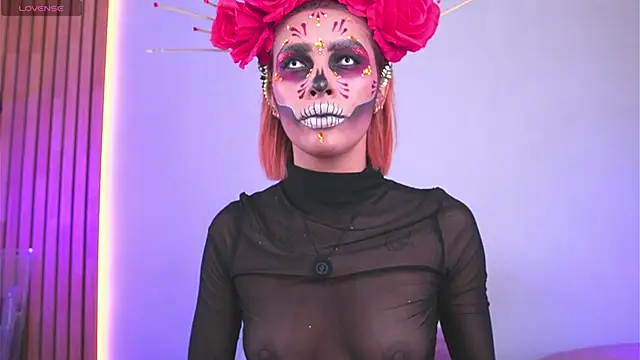 Snapshot of mia-reeves chatting on 10.31.25 mia-reeves online show from 10.31.25