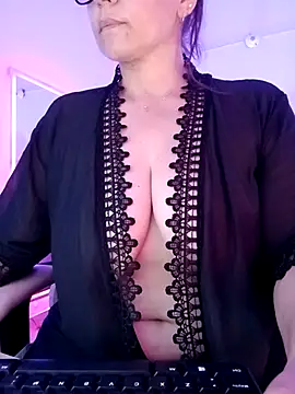 MariaPau 83 online show from 02.26.25