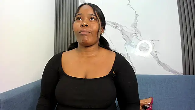 Rianamanson online show from 10.31.25