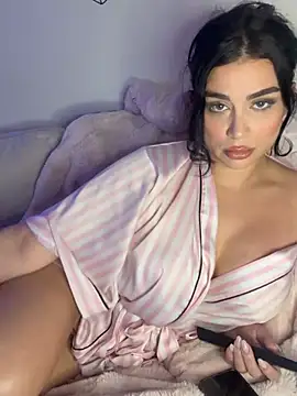Snapshot of Celinaax chatting on 05.17.26 Celinaax online show from 05.17.26