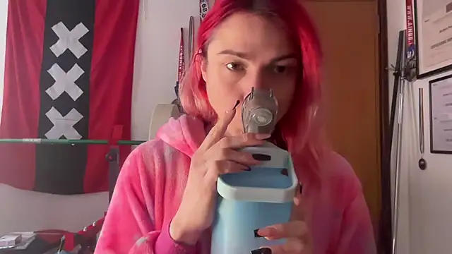 Nikky Divine online show from 01.11.25