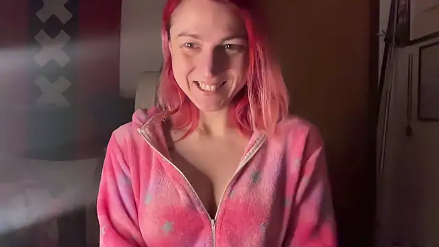 Nikky Divine online show from 01.16.25