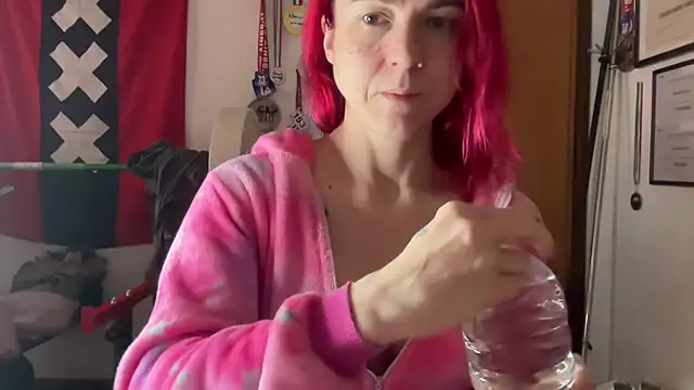 Nikky Divine online show from 01.21.25