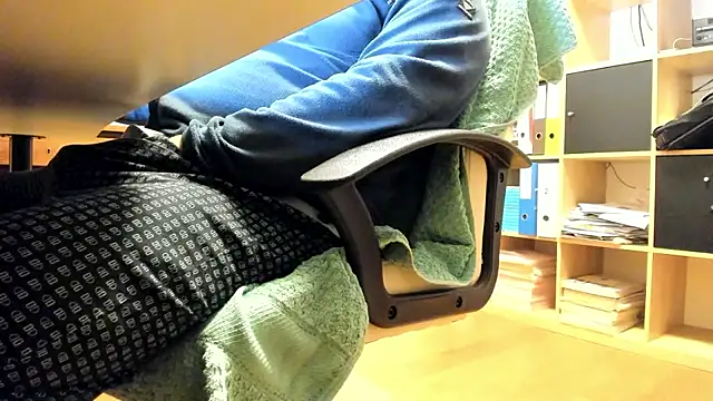 Snapshot of leccaleccafiga chatting on 01.13.26 leccaleccafiga online show from 01.13.26