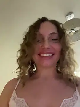 Snapshot of Chel_sea_ chatting on 12.20.24 Chel sea online show from 12.20.24