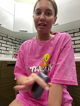 Snapshot of Chel_sea_ chatting on 02.17.25 Chel sea online show from 02.17.25