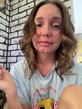 Snapshot of Chel_sea_ chatting on 03.08.25 Chel sea online show from 03.08.25