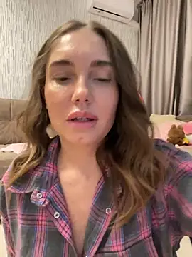 Snapshot of Chel_sea_ chatting on 10.16.25 Chel sea online show from 10.16.25