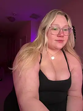 PiggyRose online show from 03.05.26