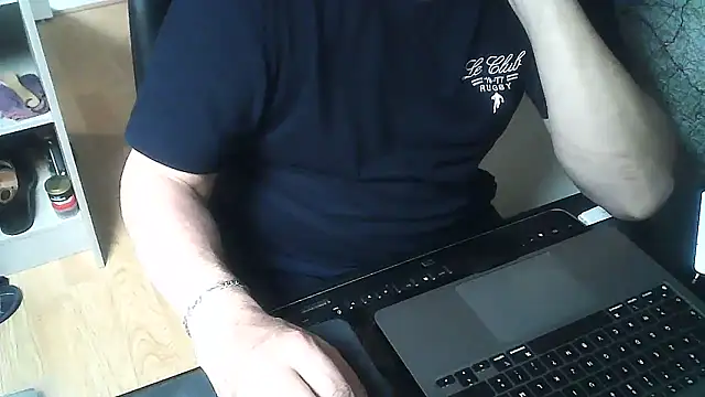 Snapshot of DUDURA@xh chatting on 11.09.25 DUDURAxh online show from 11.09.25