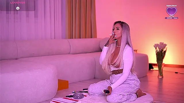 Snapshot of MelanieLexxx chatting on 03.09.26 MelanieLexxx online show from 03.09.26