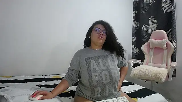 mabigomez00 online show from 02.13.26