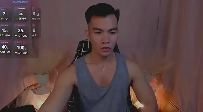 Snapshot of 000batman000 chatting on 12.10.24 000batman000 online show from 12.10.24