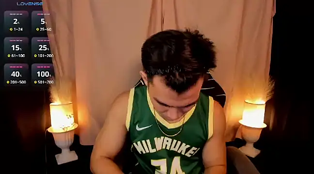 Snapshot of 000batman000 chatting on 02.07.25 000batman000 online show from 02.07.25