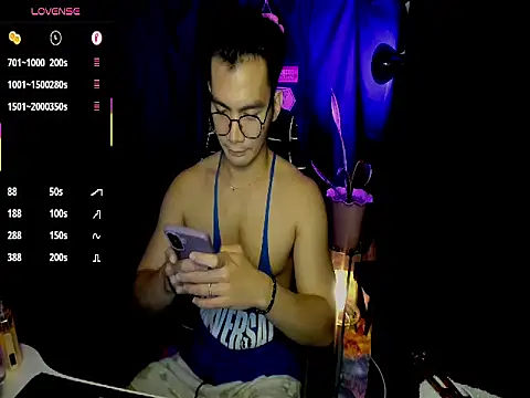 Snapshot of 000batman000 chatting on 02.06.26 000batman000 online show from 02.06.26