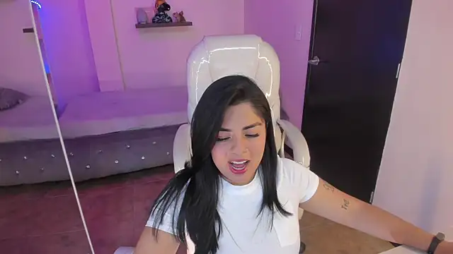 Catalinaa martinez online show from 01.20.25