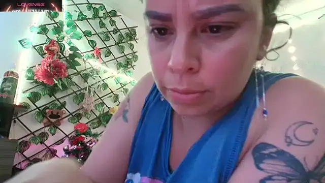 Snapshot of elektra_32 chatting on 01.05.25 elektra 32 online show from 01.05.25