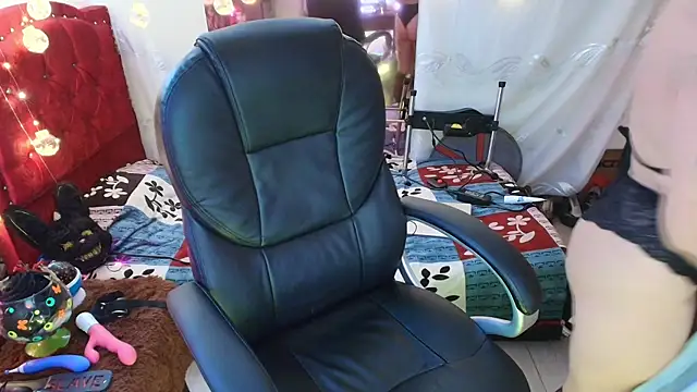 Snapshot of elektra_32 chatting on 01.06.25 elektra 32 online show from 01.06.25