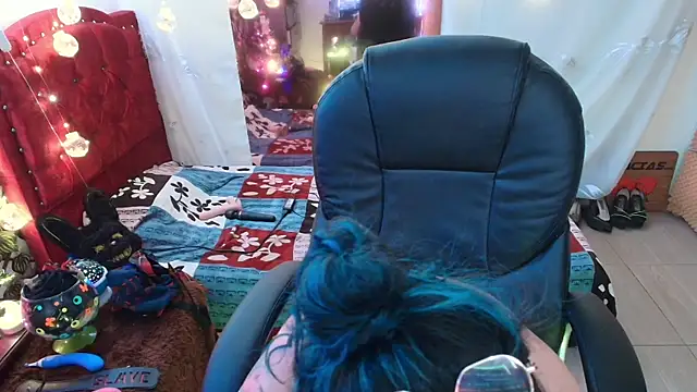 Snapshot of elektra_32 chatting on 01.06.25 elektra 32 online show from 01.06.25