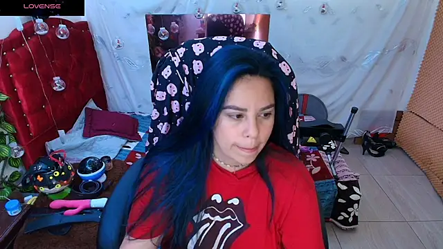 Snapshot of elektra_32 chatting on 01.19.25 elektra 32 online show from 01.19.25