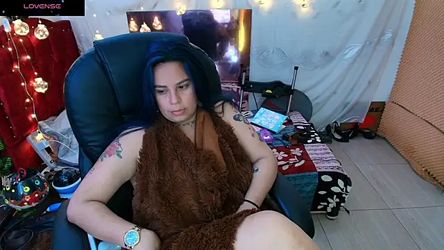 Snapshot of elektra_32 chatting on 01.23.25 elektra 32 online show from 01.23.25