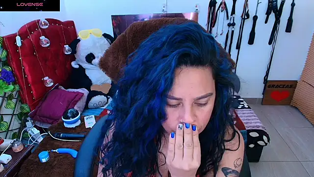 Snapshot of elektra_32 chatting on 02.04.25 elektra 32 online show from 02.04.25