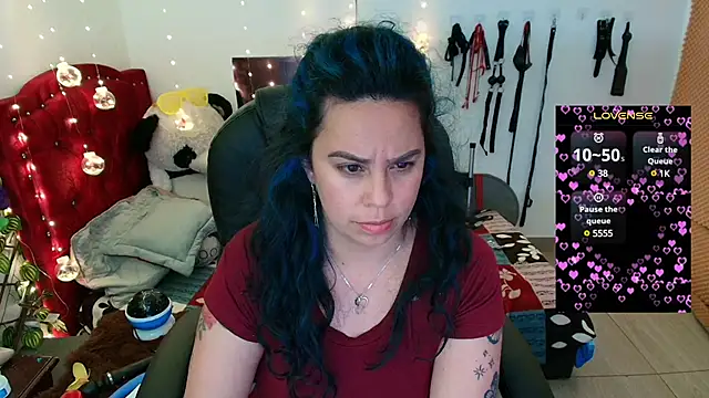 Snapshot of elektra_32 chatting on 02.13.25 elektra 32 online show from 02.13.25