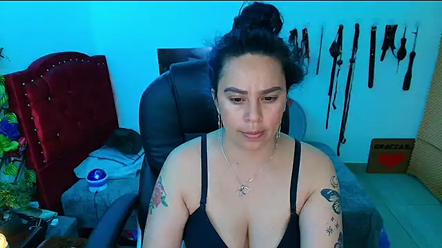 Snapshot of elektra_32 chatting on 03.03.25 elektra 32 online show from 03.03.25