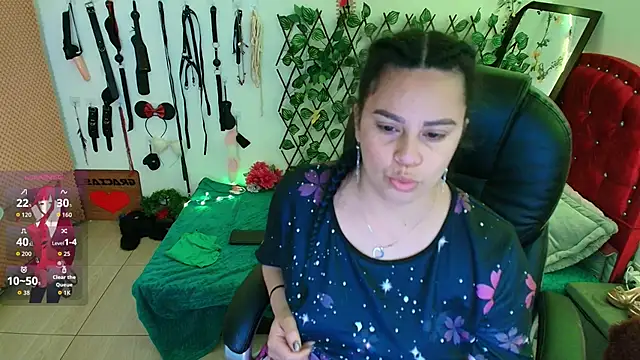 Snapshot of elektra_32 chatting on 09.23.25 elektra 32 online show from 09.23.25