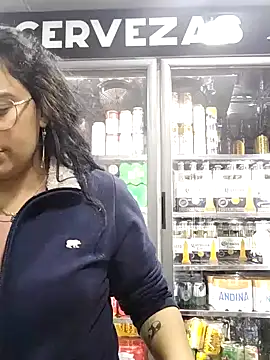 Snapshot of elektra_32 chatting on 10.31.25 elektra 32 online show from 10.31.25