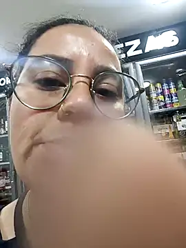 Snapshot of elektra_32 chatting on 11.10.25 elektra 32 online show from 11.10.25