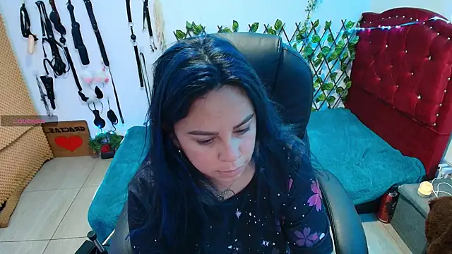 Snapshot of elektra_32 chatting on 11.13.25 elektra 32 online show from 11.13.25