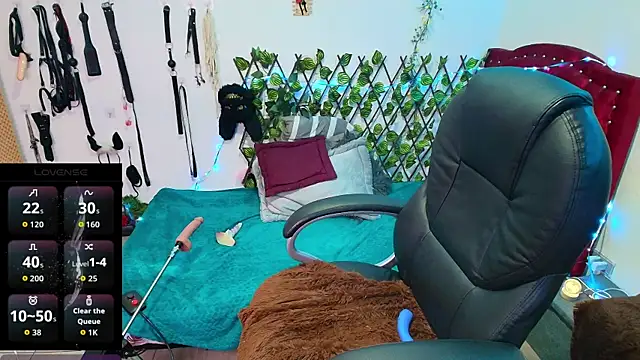 Snapshot of elektra_32 chatting on 11.24.25 elektra 32 online show from 11.24.25