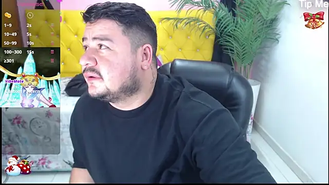 Snapshot of oso_dirty_ chatting on 12.24.24 oso dirty  online show from 12.24.24