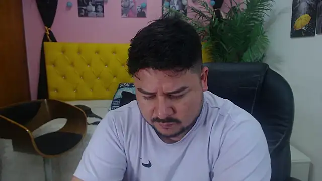 Snapshot of oso_dirty_ chatting on 02.26.25 oso dirty  online show from 02.26.25