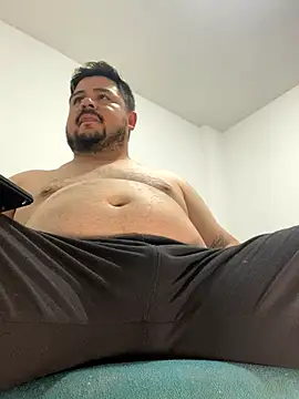 Snapshot of oso_dirty_ chatting on 11.20.25 oso dirty online show from 11.20.25