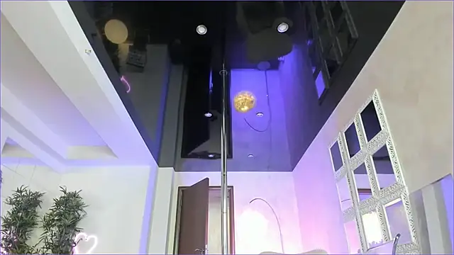 LisaAkira online show from 11.13.25