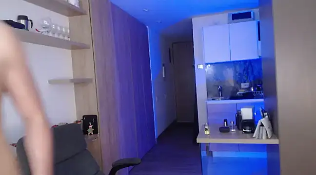 Snapshot of bradley_muscle chatting on 01.01.25 bradley muscle online show from 01.01.25