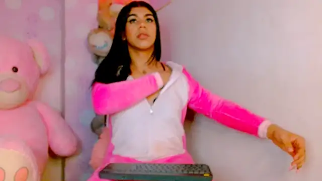 Snapshot of veronica_villalba chatting on 12.17.24 veronica villalba online show from 12.17.24