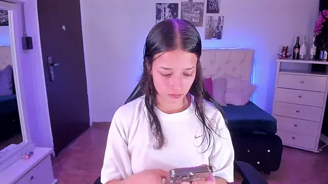 Snapshot of Amaia_Daniells chatting on 01.09.25 Amaia Daniells online show from 01.09.25