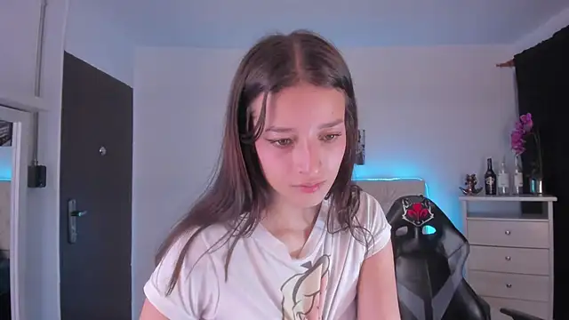 Snapshot of Amaia_Daniells chatting on 01.28.25 Amaia Daniells online show from 01.28.25