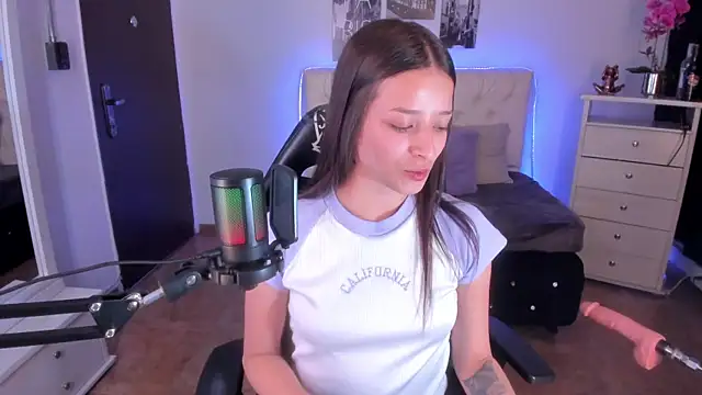 Snapshot of Amaia_Daniells chatting on 02.03.25 Amaia Daniells online show from 02.03.25