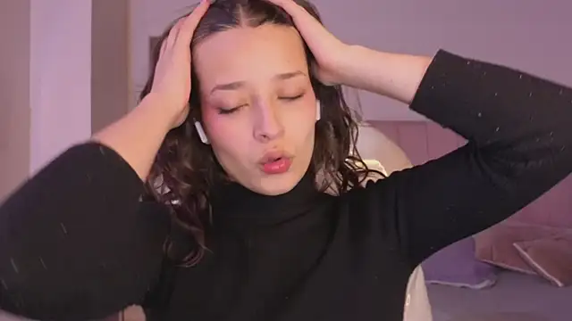 Amaia Daniells online show from 11.26.25