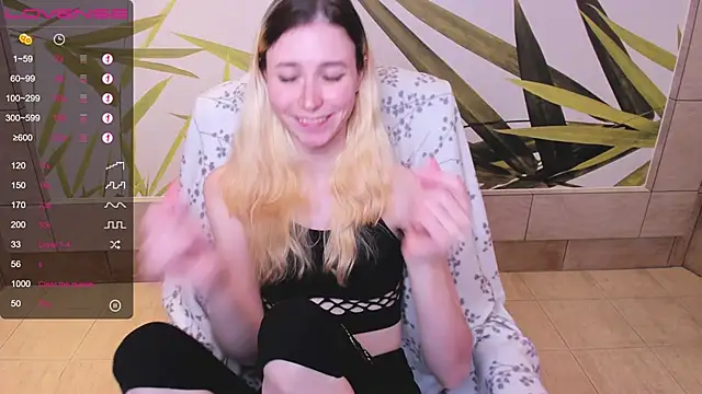 Snapshot of fleximona chatting on 12.29.24 fleximona online show from 12.29.24