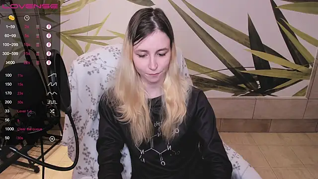 Snapshot of fleximona chatting on 01.26.25 fleximona online show from 01.26.25