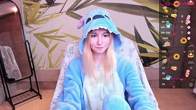 Snapshot of fleximona chatting on 02.14.26 fleximona online show from 02.14.26