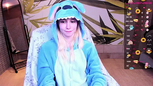 Snapshot of fleximona chatting on 02.15.26 fleximona online show from 02.15.26