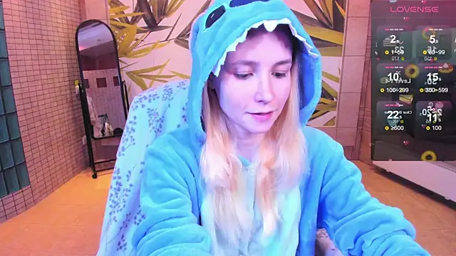 Snapshot of fleximona chatting on 03.21.26 fleximona online show from 03.21.26