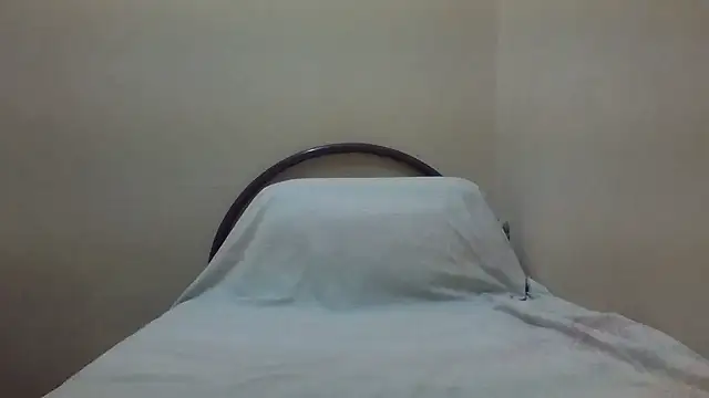 Snapshot of Annerae chatting on 01.22.25 Annerae online show from 01.22.25