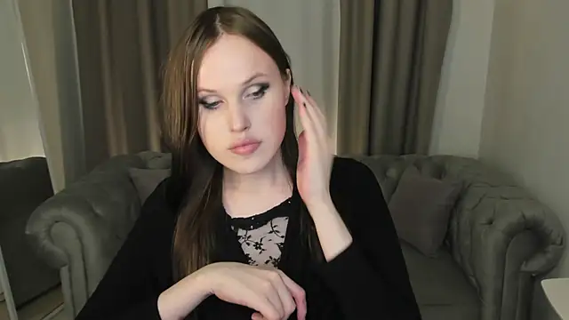 EffieMinki online show from 05.02.26